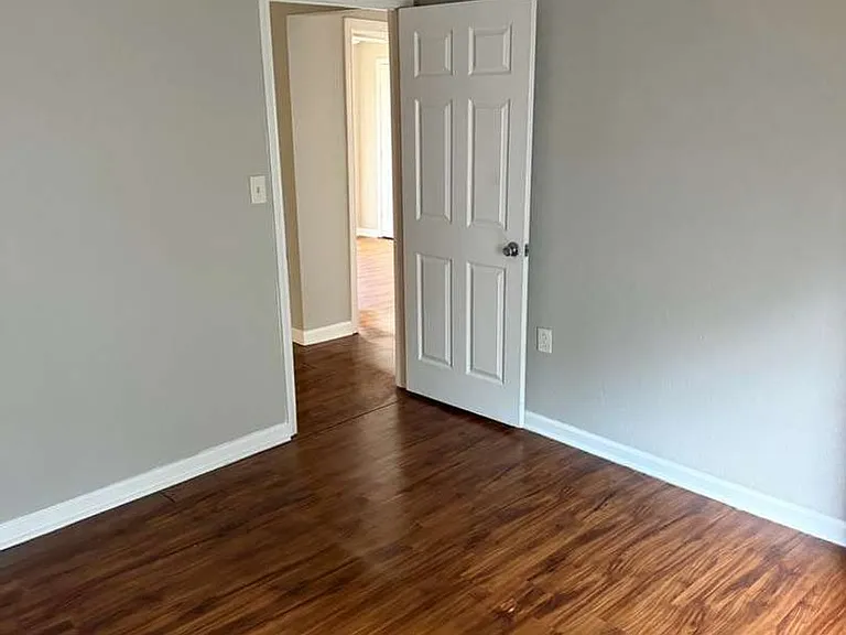 7805 Woodlyn Rd — Photo 8