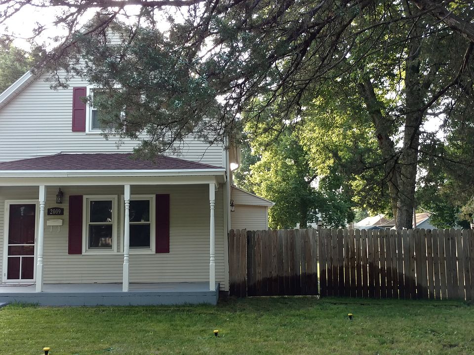 1st image of 2009 5th Ave