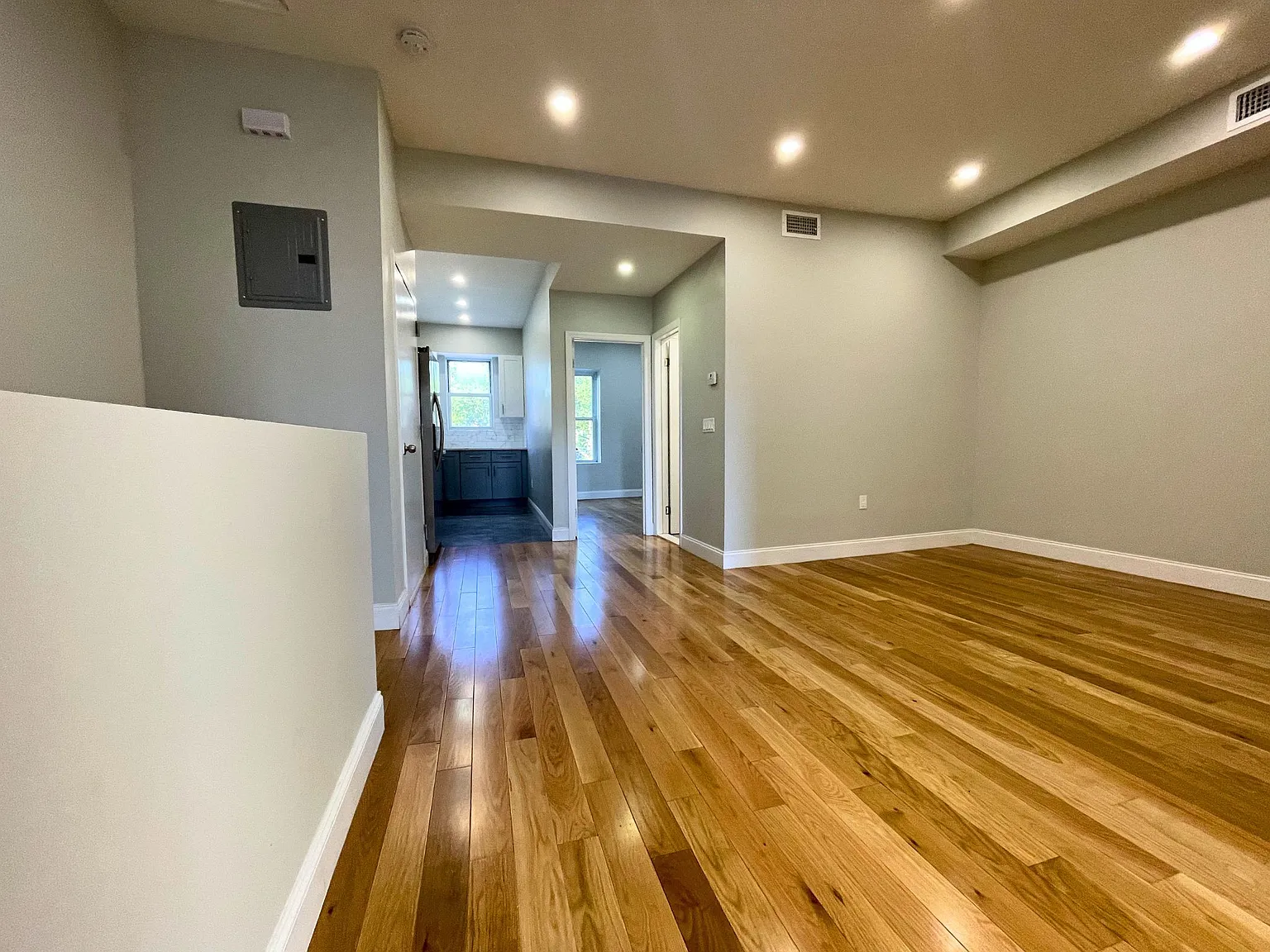 3 bed, $3,300 — Photo 3