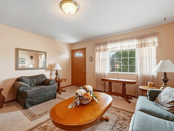 5th image of 311 Thornburg Rd