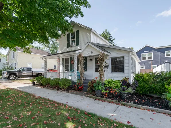 215 N 6th St, Grand Haven, MI 49417