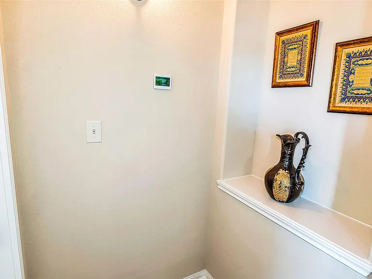 8807 Seguin Cove Ln — Photo 14