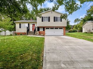 852 Zeletta Dr, Akron, OH 44319