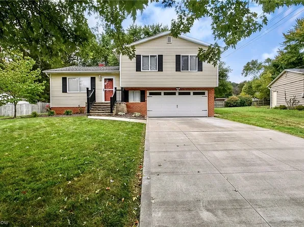 852 Zeletta Dr, Akron, OH 44319