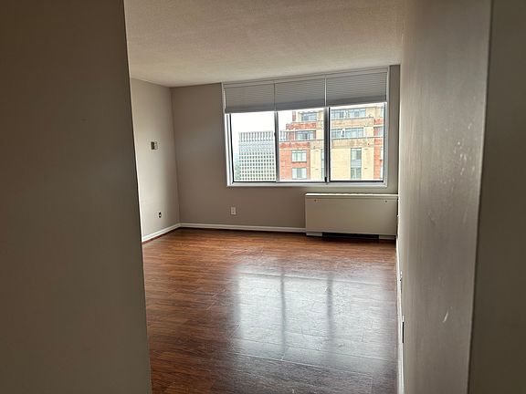 4th image of 11801 Rockville Pike Penthouse 10