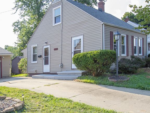 2nd image of 1727 Girard St