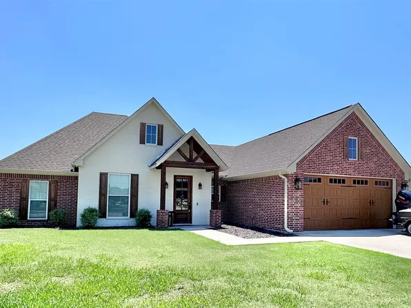 404 Cody Cir N, Sulphur Springs, TX 75482