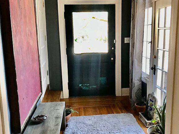3rd image of 967 Marion Ave #967