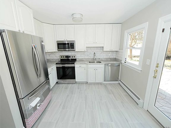 5th image of 20 Sugarbush Ln
