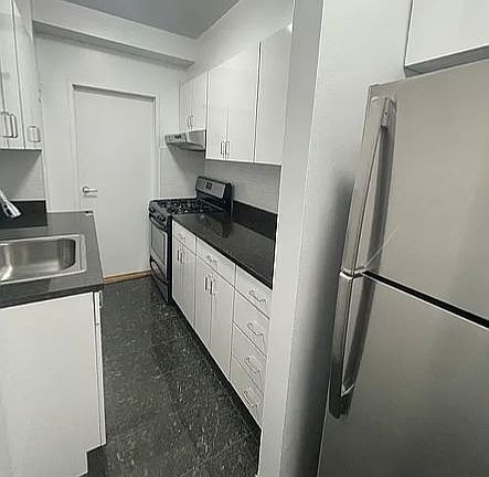 4th image of 157 E 57th St APT 9D