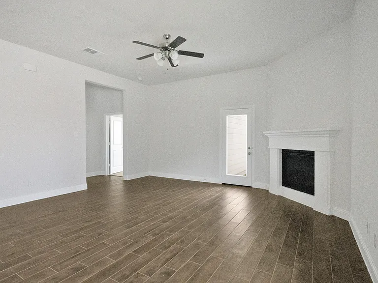 603 Parrino Pkwy — Photo 6