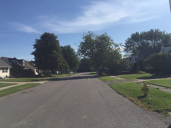 4th image of 36 Lyman Ave