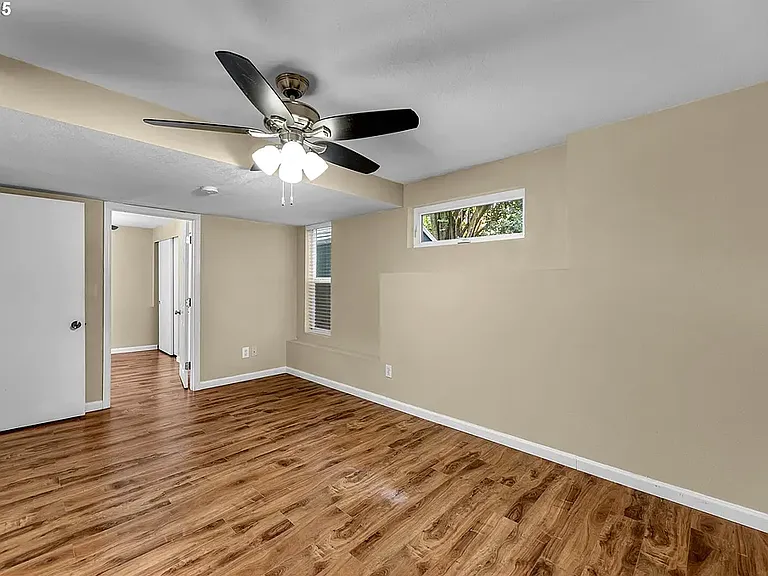 1320 NW Maple Ln #B — Photo 9