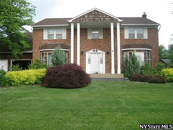 2nd image of 5 Castle Dr