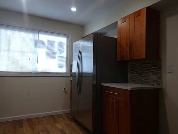 4th image of 2522 Tiemann Ave