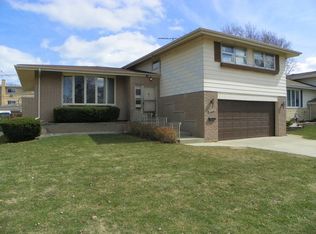 10329 S Karlov Ave, Oak Lawn, IL 60453