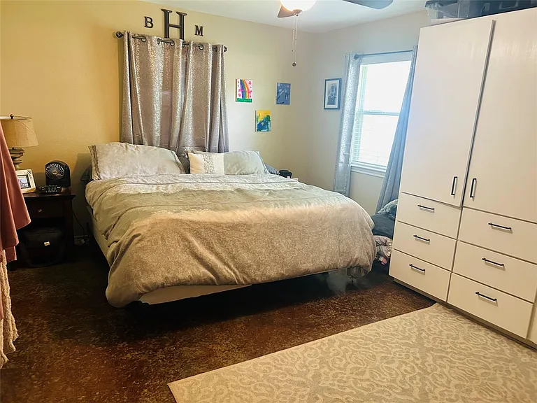 319 Jones St — Photo 10