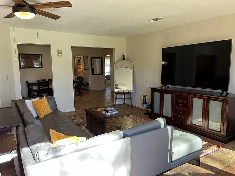 2401 Laramie Trl #A — Photo 5