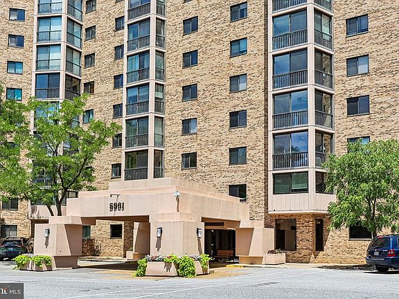 3rd image of 5901 Mount Eagle Dr APT 409