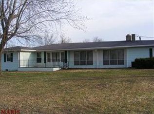 32 Willow Ln, Winfield, MO 63389