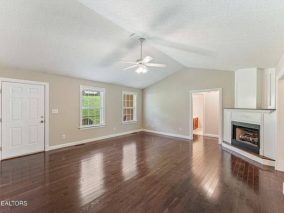 3rd image of 6133 Weems Rd