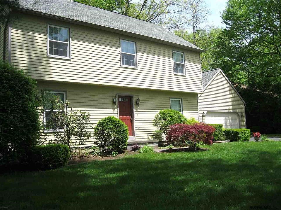 1st image of 6 Orchard Park Dr