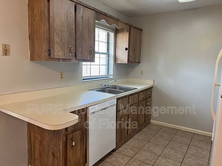 4565 SW 37th Ln #A — Photo 9