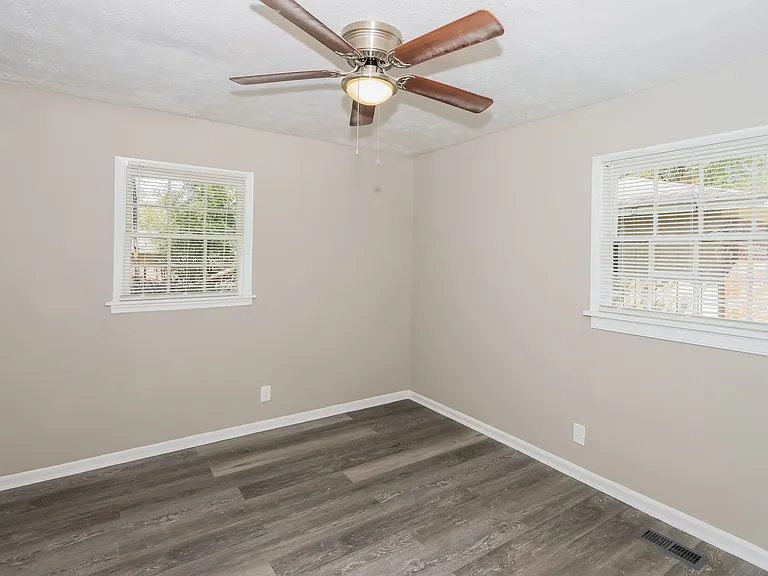1825287_021_main_bedroom_13187309.jpg