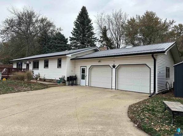 410 Hyden Dr, Alcester, SD 57001