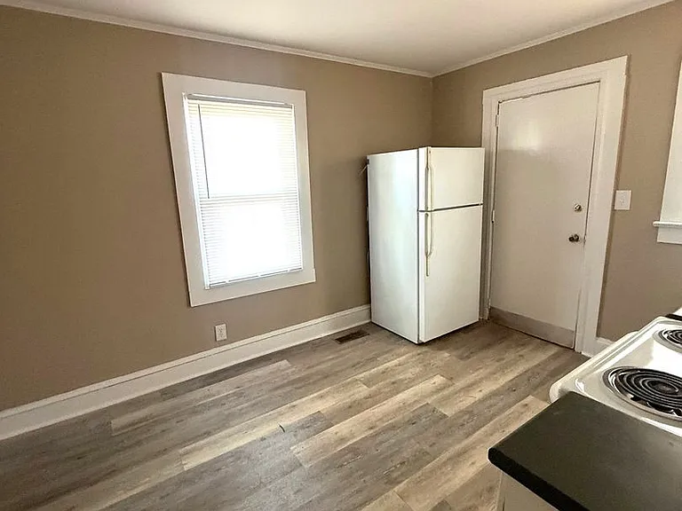 300 Higgs St — Photo 9