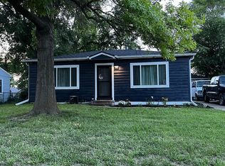 7004 Edna St, La Vista, NE 68128