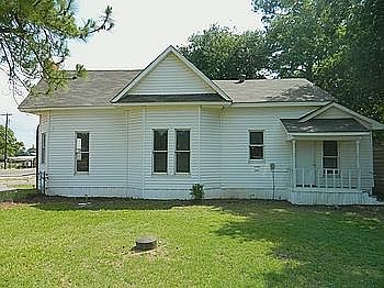 2nd image of 410 N Main St