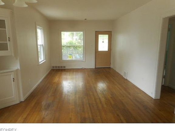 4th image of 6515 Traymore Ave