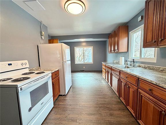 4th image of 514 East 2nd Street
