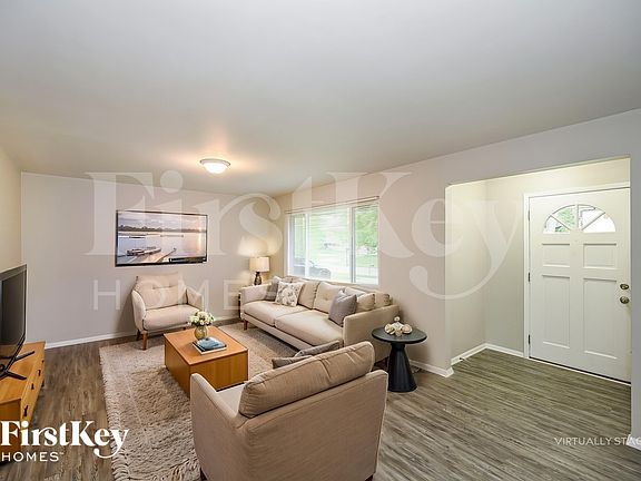 3rd image of 1745 Pinebluff Ln