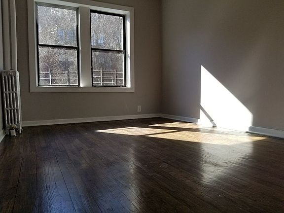 3rd image of 2855 Barker Ave APT Y32