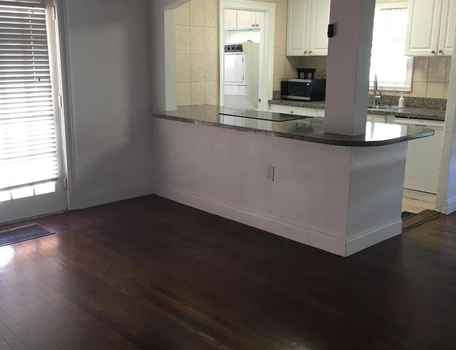 2 bed, 2.0 bath, 2307 sqft, $3,500 — Photo 3