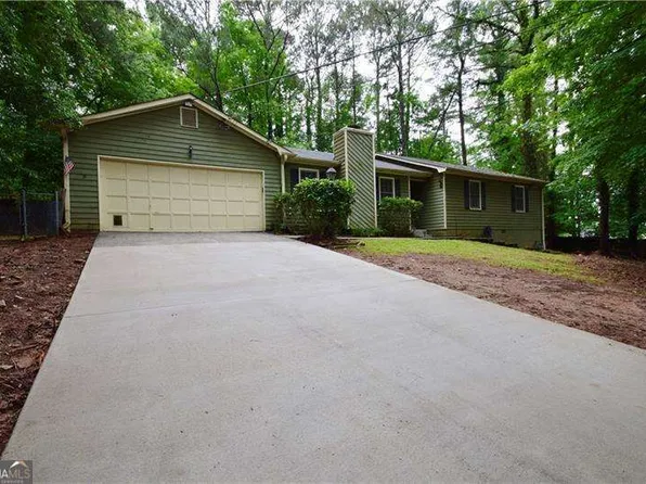 2654 Crystal Ct, Lawrenceville, GA 30044