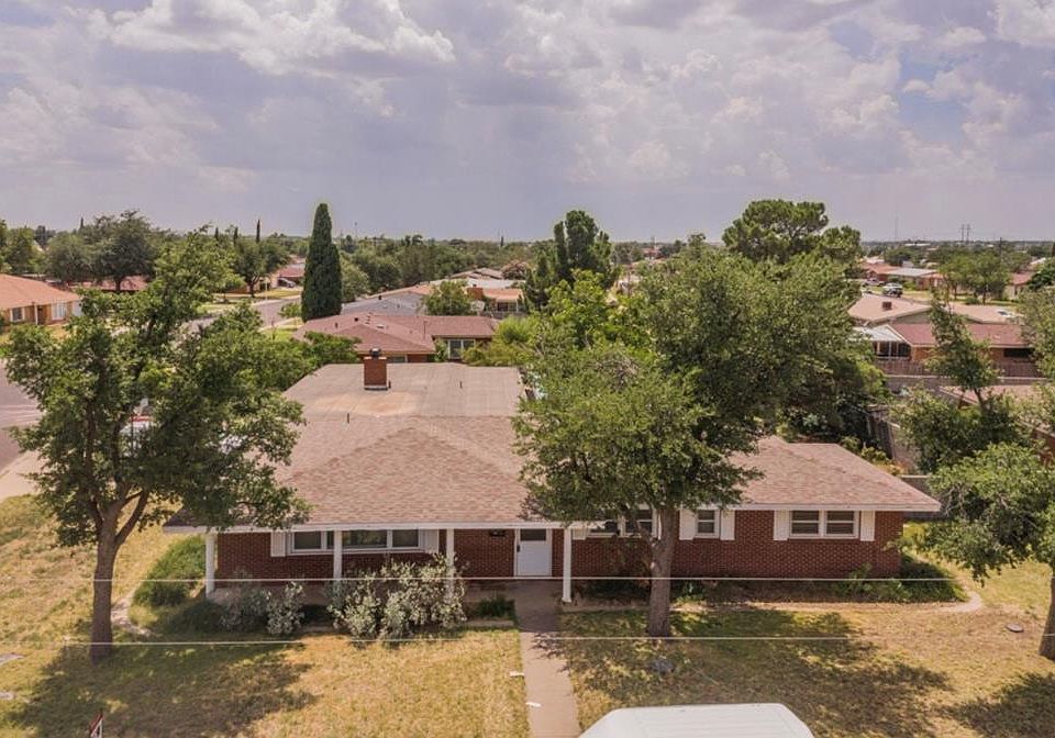 1st image of 1801 W Crescent Dr
