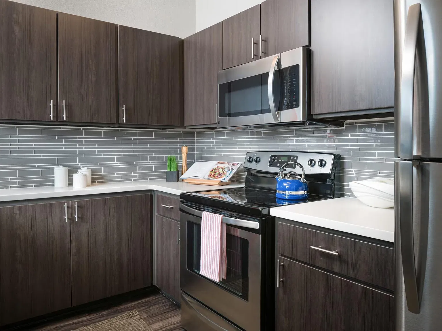 2 bed, 2.0 bath, 1000 sqft, $1,249 — Photo 1