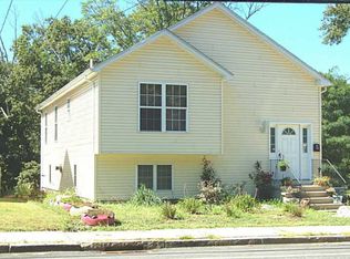 712 Manton Ave, Providence, RI 02909