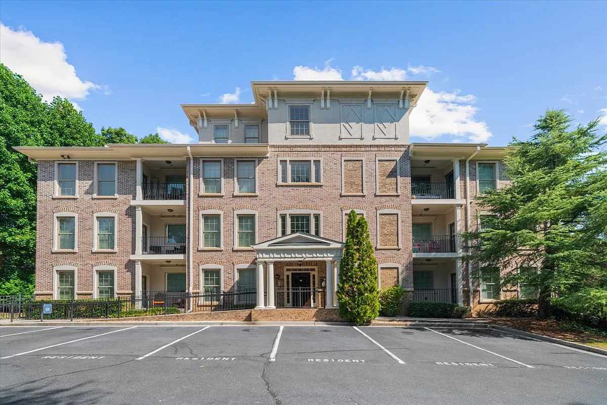 2 bed, 983 sqft, $2,200 — Photo 3