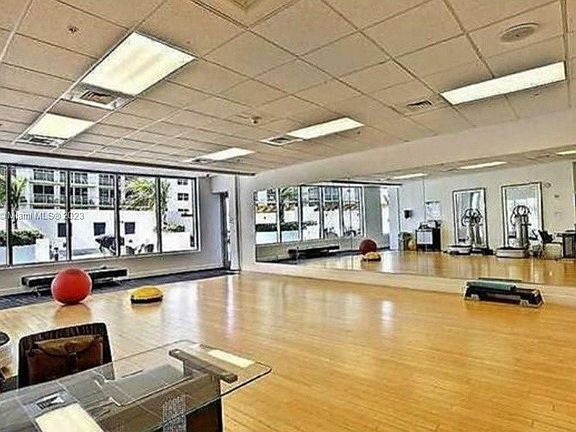 3rd image of 1750 N Bayshore Dr APT 3912