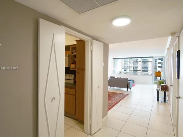 5700 Collins Ave APT 10N, Miami Beach, FL 33140