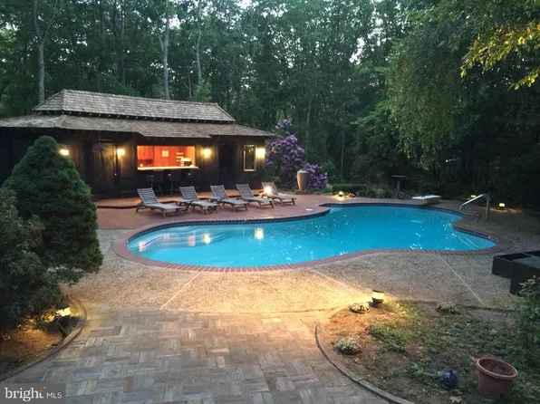 5 Bramfield Ct, Medford, NJ 08055