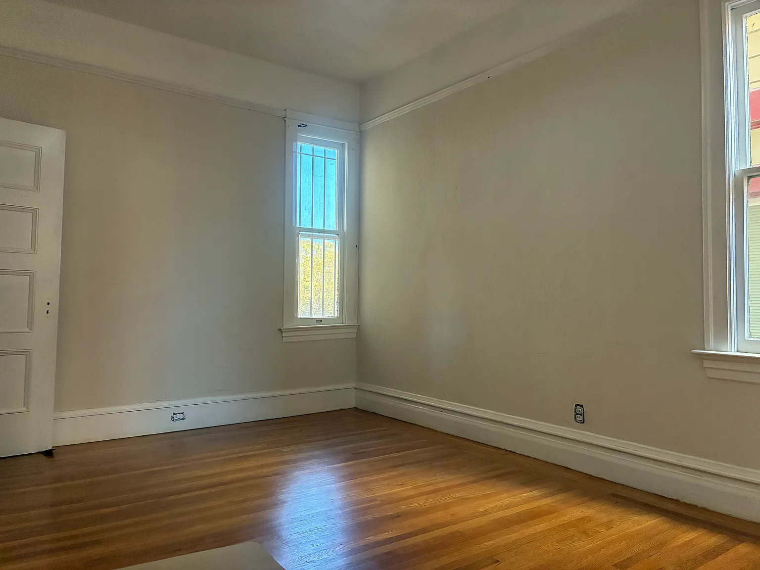 4 bed, 1402 sqft, $4,900 — Photo 3