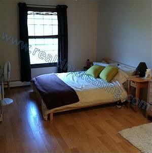 2nd image of 948 Westbrooke Way APT 6