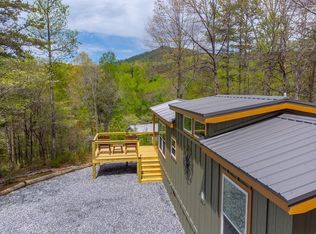 108 Bear Pen Cv, Franklin, NC 28734