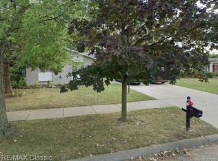 18054 Maybury Dr, Clinton Township, MI 48035