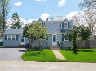 42 Guilford Dr, Warwick, RI 02886